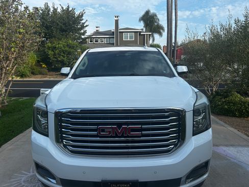 Used 2018 GMC Yukon SLT w/ Premium Edition RWD image 6