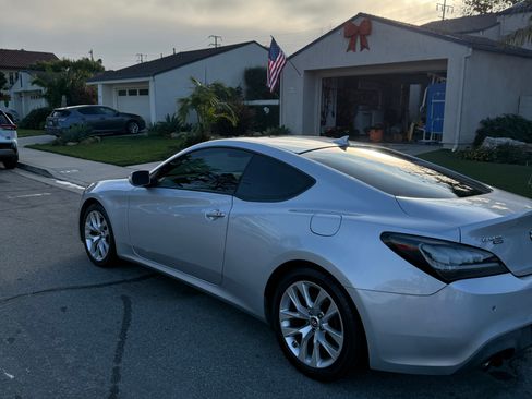 Used 2014 Hyundai Genesis 3.8 image 6