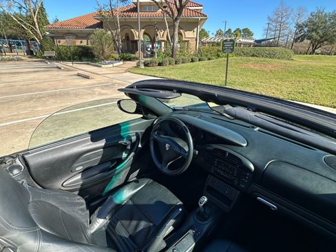 Used 2003 Porsche Boxster image 12