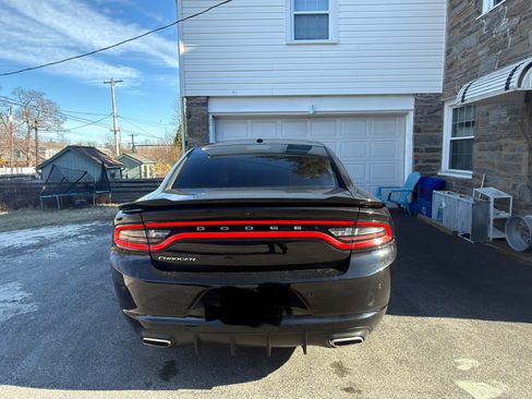 Used 2022 Dodge Charger SXT w/ Leather Interior Group image 6