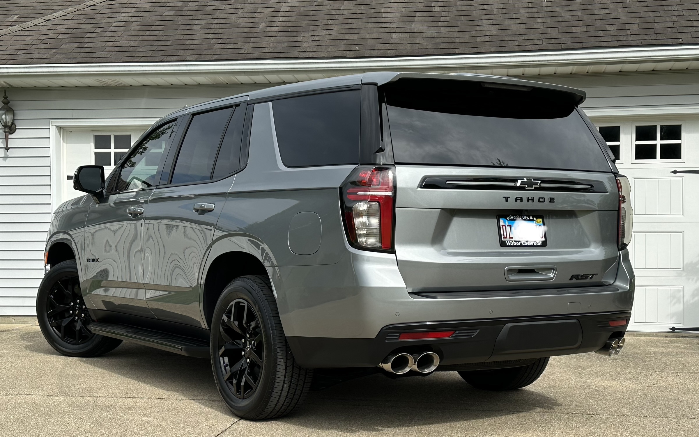 Used 2023 Chevrolet Tahoe RST w/ RST Performance Edition AWD/4WD image 2