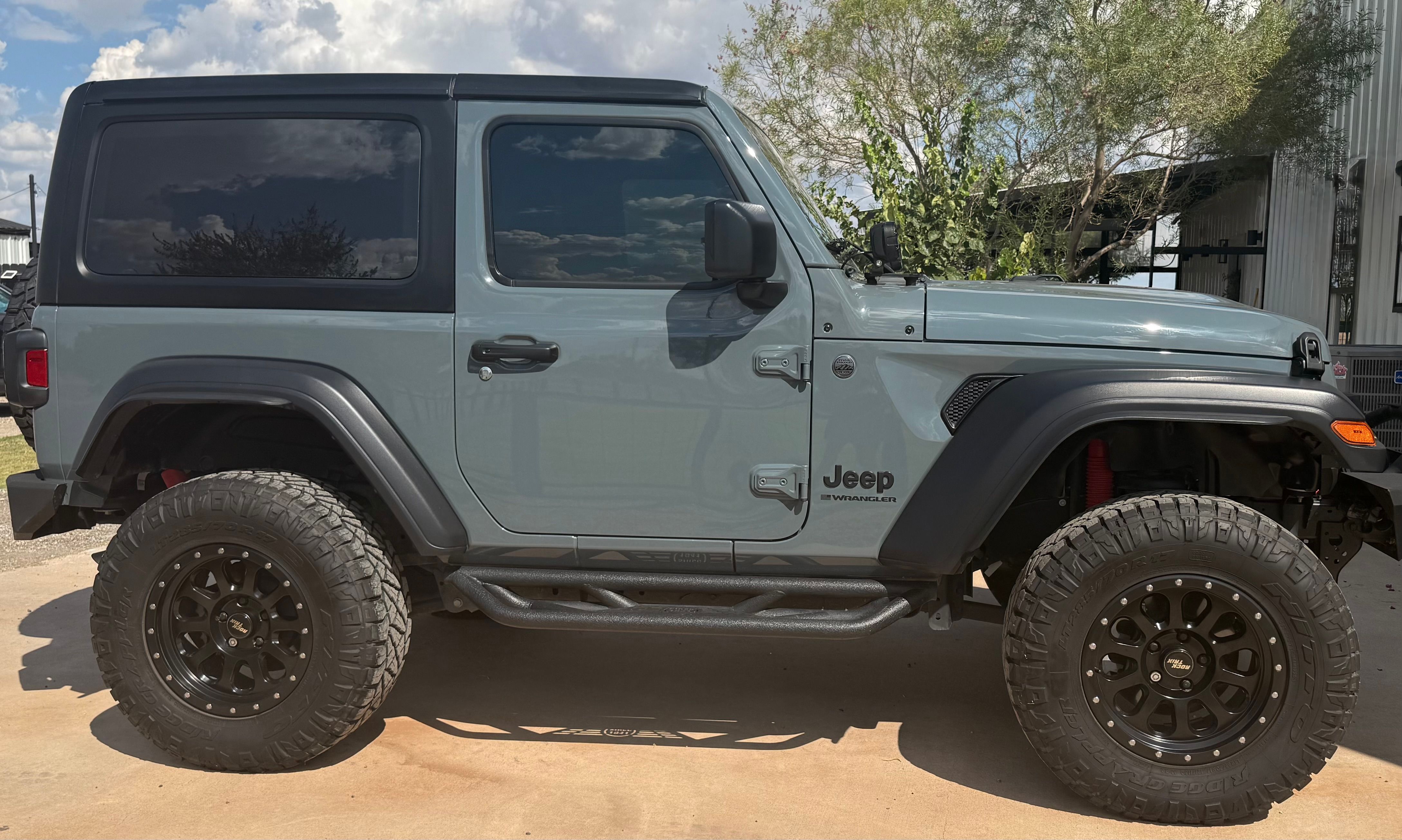 Used 2024 Jeep Wrangler Sport AWD/4WD image 1