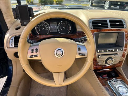 Used 2011 Jaguar XK Convertible image 28