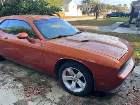 Used 2011 Dodge Challenger Coupe 2D image 4
