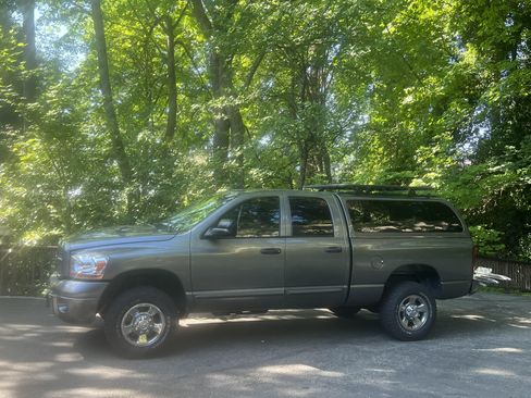 Used 2006 Dodge Ram 2500 Truck SLT image 1
