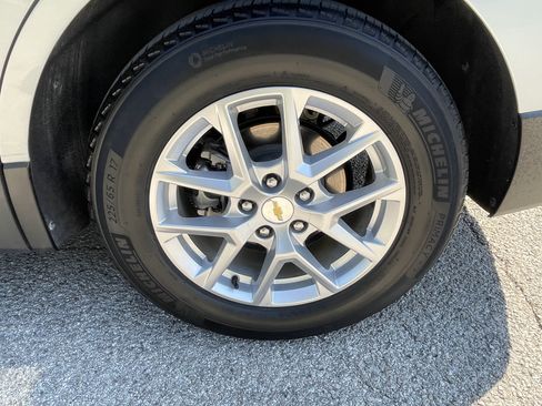 Used 2022 Chevrolet Equinox LS image 16