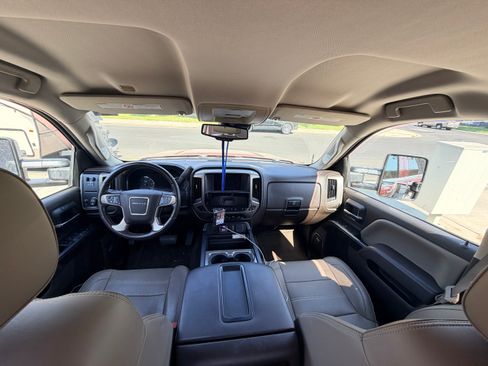 Used 2015 GMC Sierra 2500 Denali w/ Driver Alert Package RWD image 11