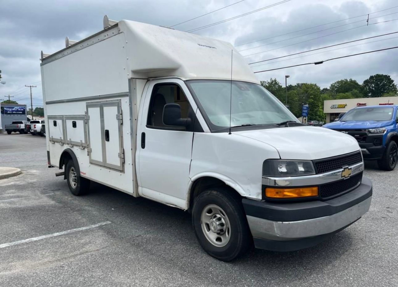 Used 2022 Chevrolet Express 3500 w/ Power Convenience Package RWD image 6
