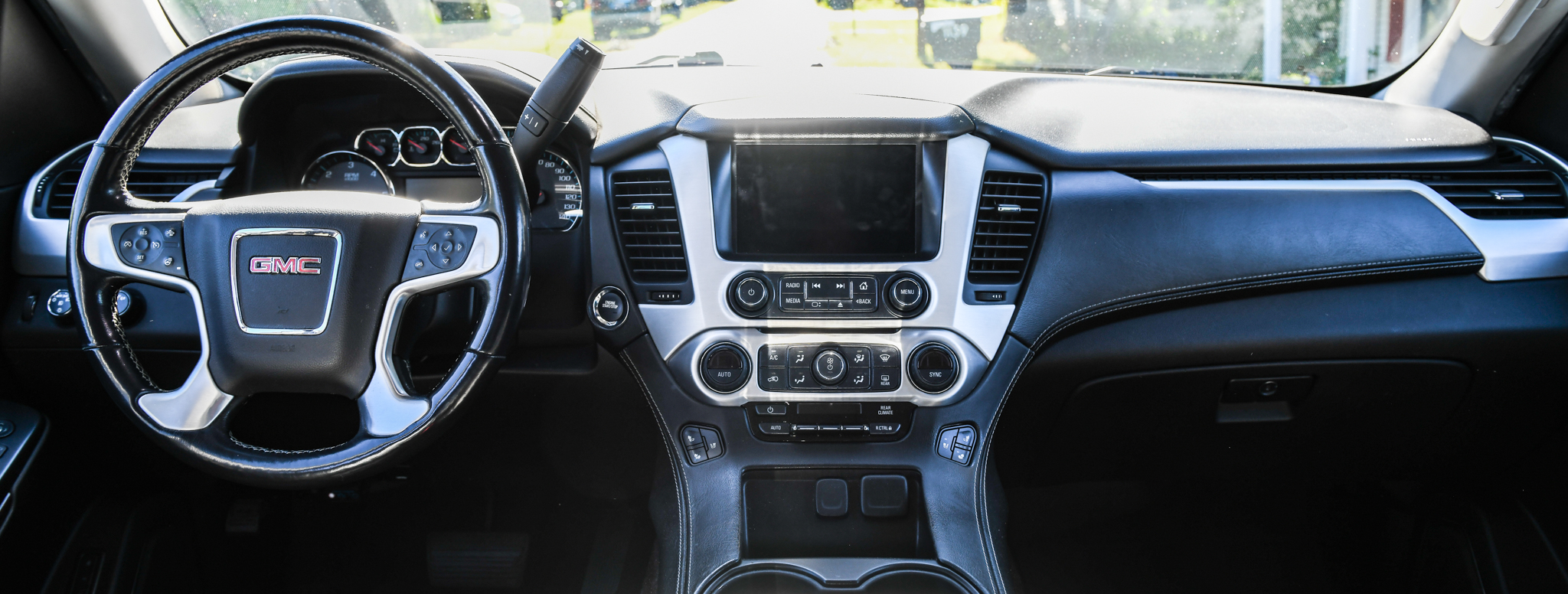 Used 2019 GMC Yukon XL SLT w/ Open Road Package AWD/4WD image 14