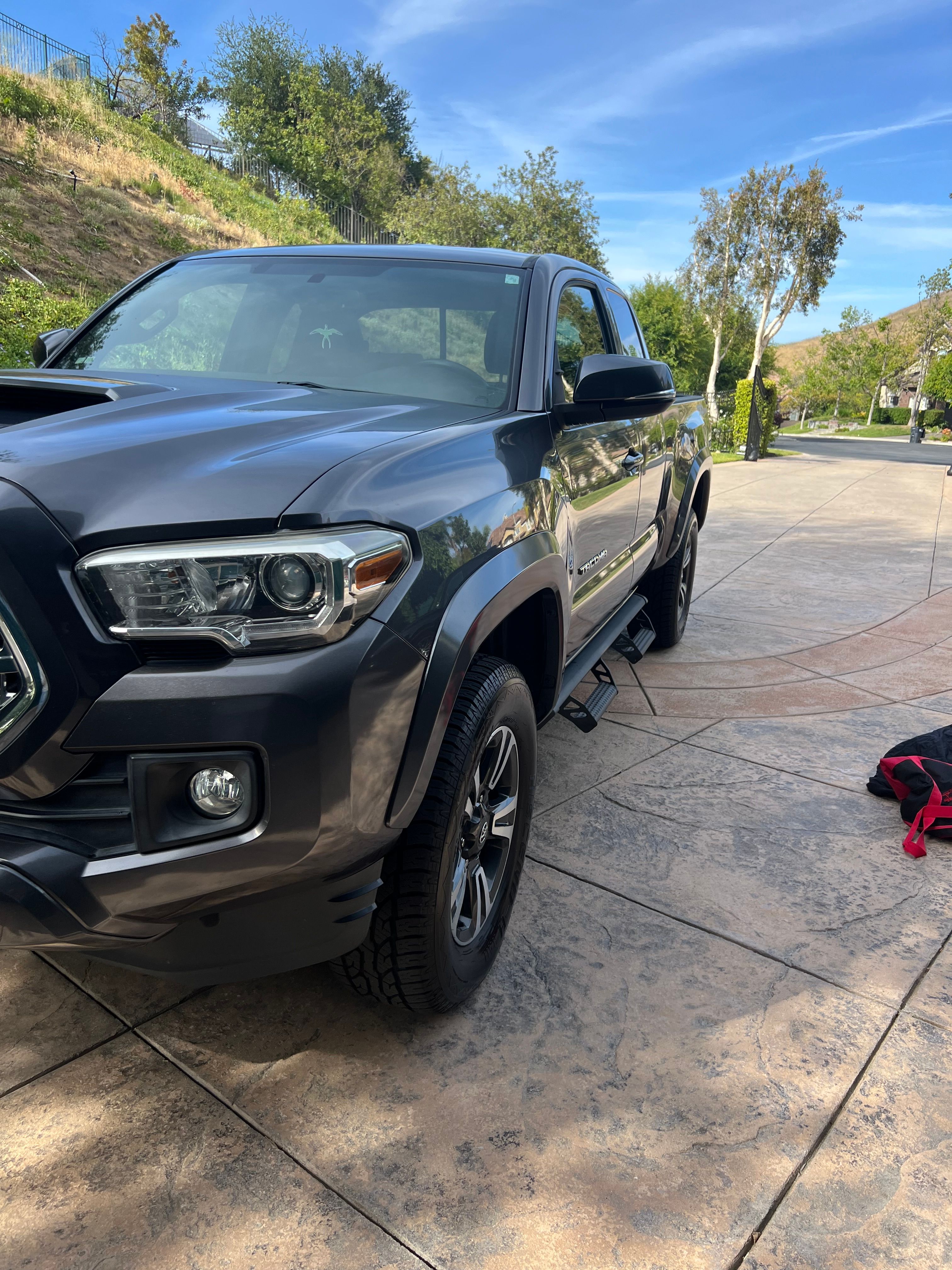 Used 2016 Toyota Tacoma TRD Sport w/ Towing Package RWD image 4