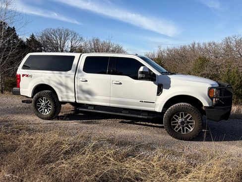 Used 2017 Ford F250 Lariat w/ Lariat Value Package image 1