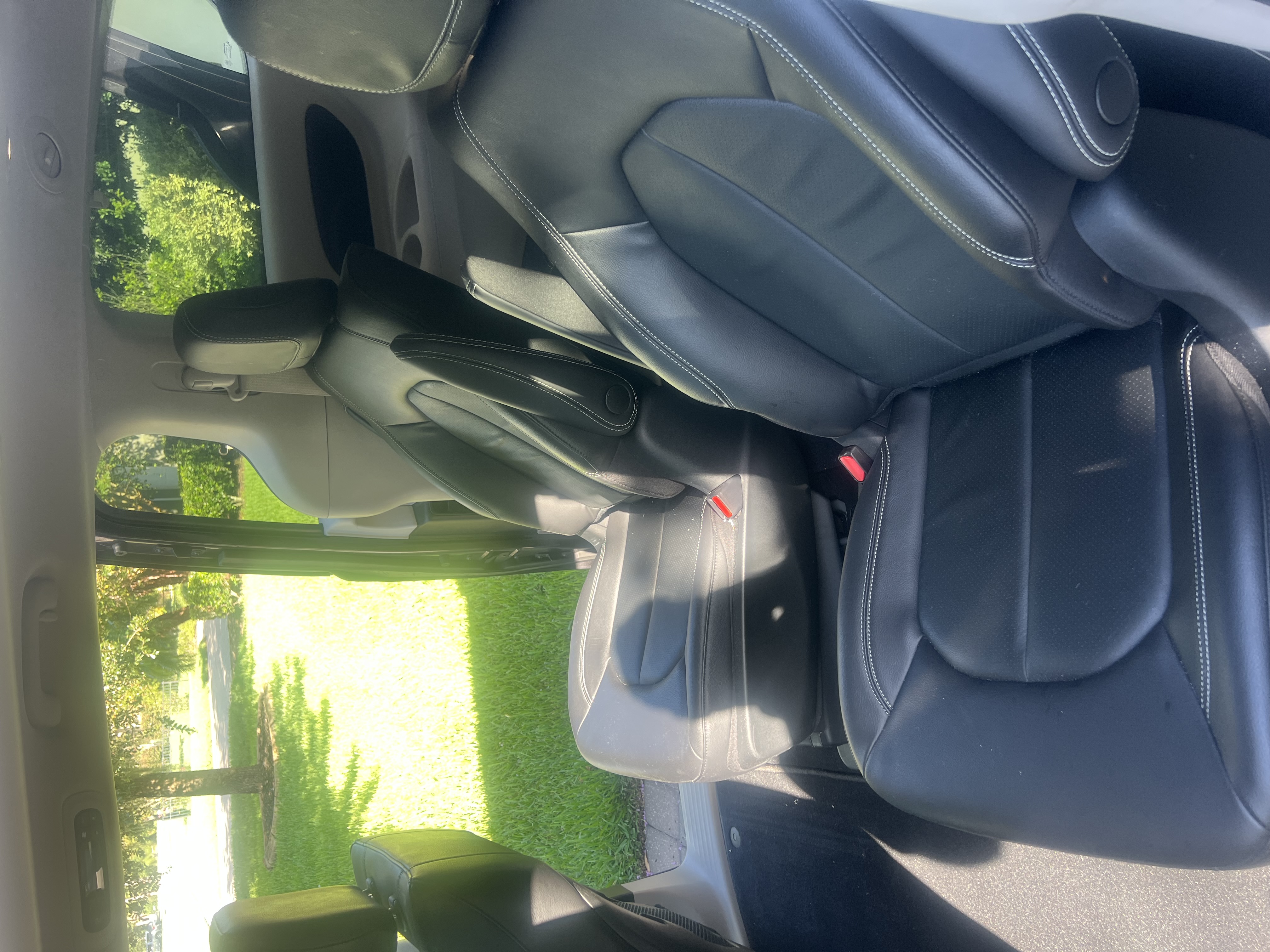 Used 2022 Chrysler Pacifica Touring-L FWD image 8