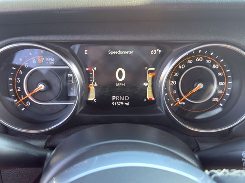 Used 2019 Jeep Wrangler Unlimited Sahara w/ Quick Order Package 24M Moab image 4