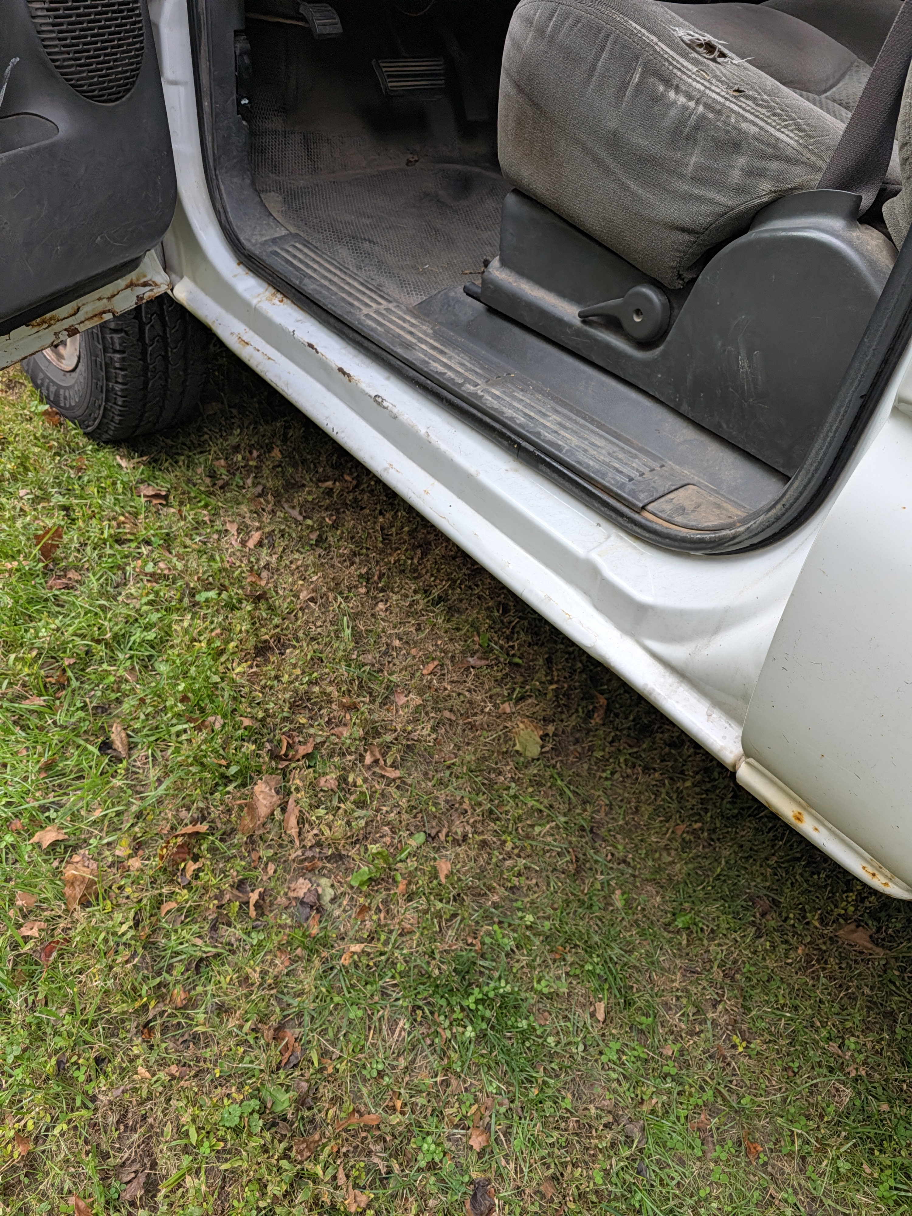 Used 2007 Chevrolet Silverado 2500 W/T w/ Snow Plow Prep Package AWD/4WD image 2