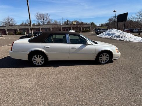 Used 2008 Cadillac DTS image 9