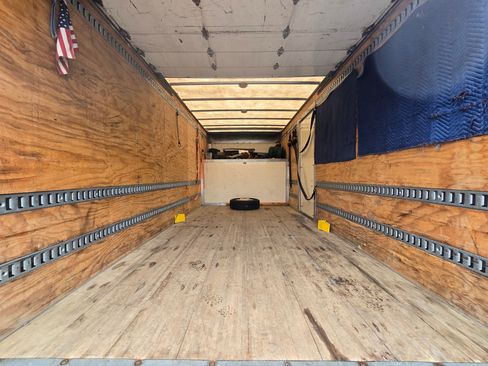 Used 2017 Ford E-450 and Econoline 450 Super Duty image 5