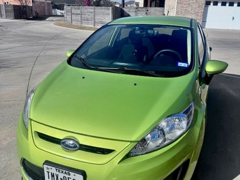 Used 2011 Ford Fiesta SE w/ 203A Rapid Spec Order Code image 1