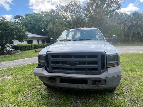 Used 2005 Ford F350 4x4 Regular Cab DRW Super Duty image 2