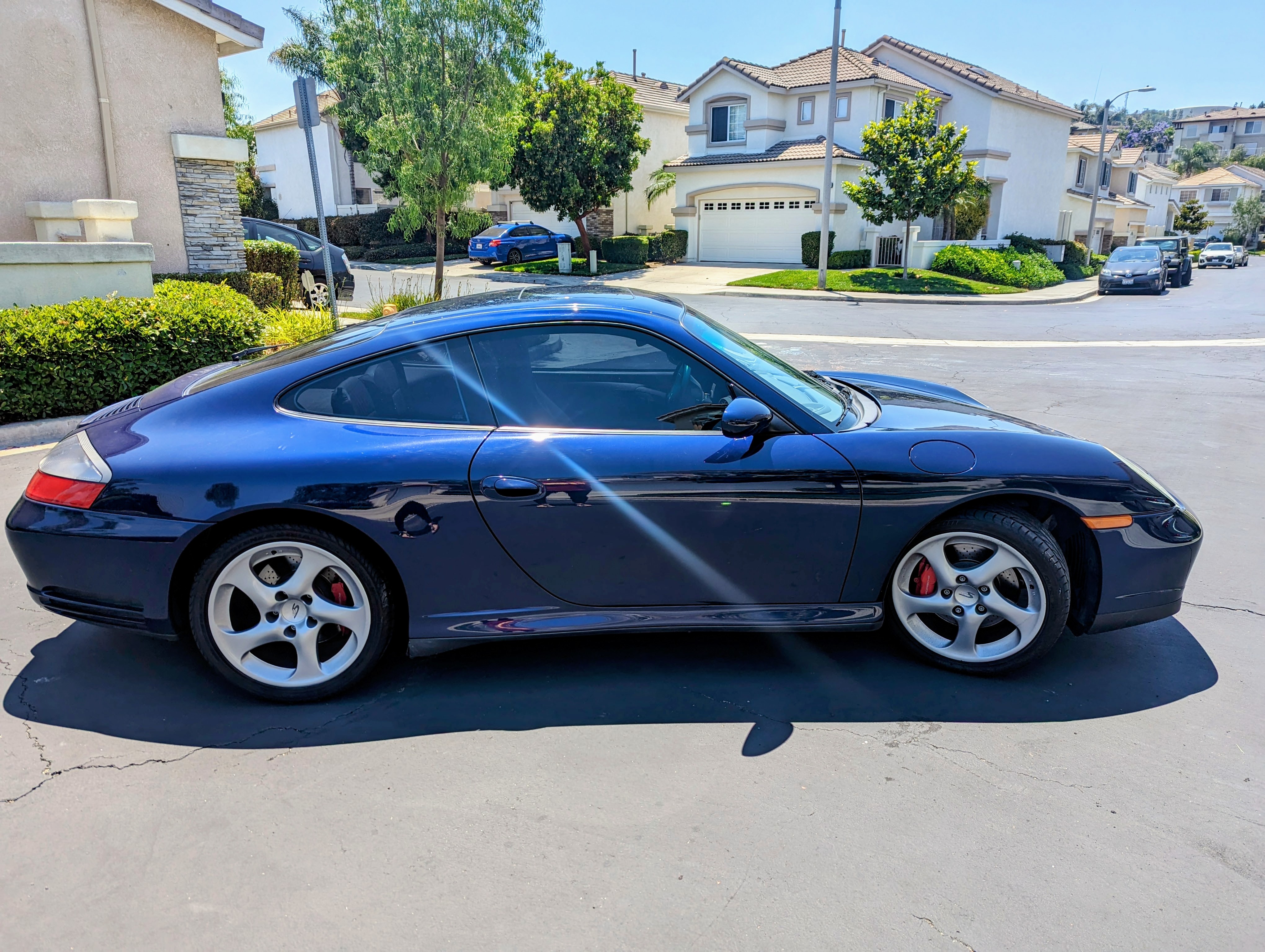 Used 2004 Porsche 911 Carrera 4S AWD/4WD image 2