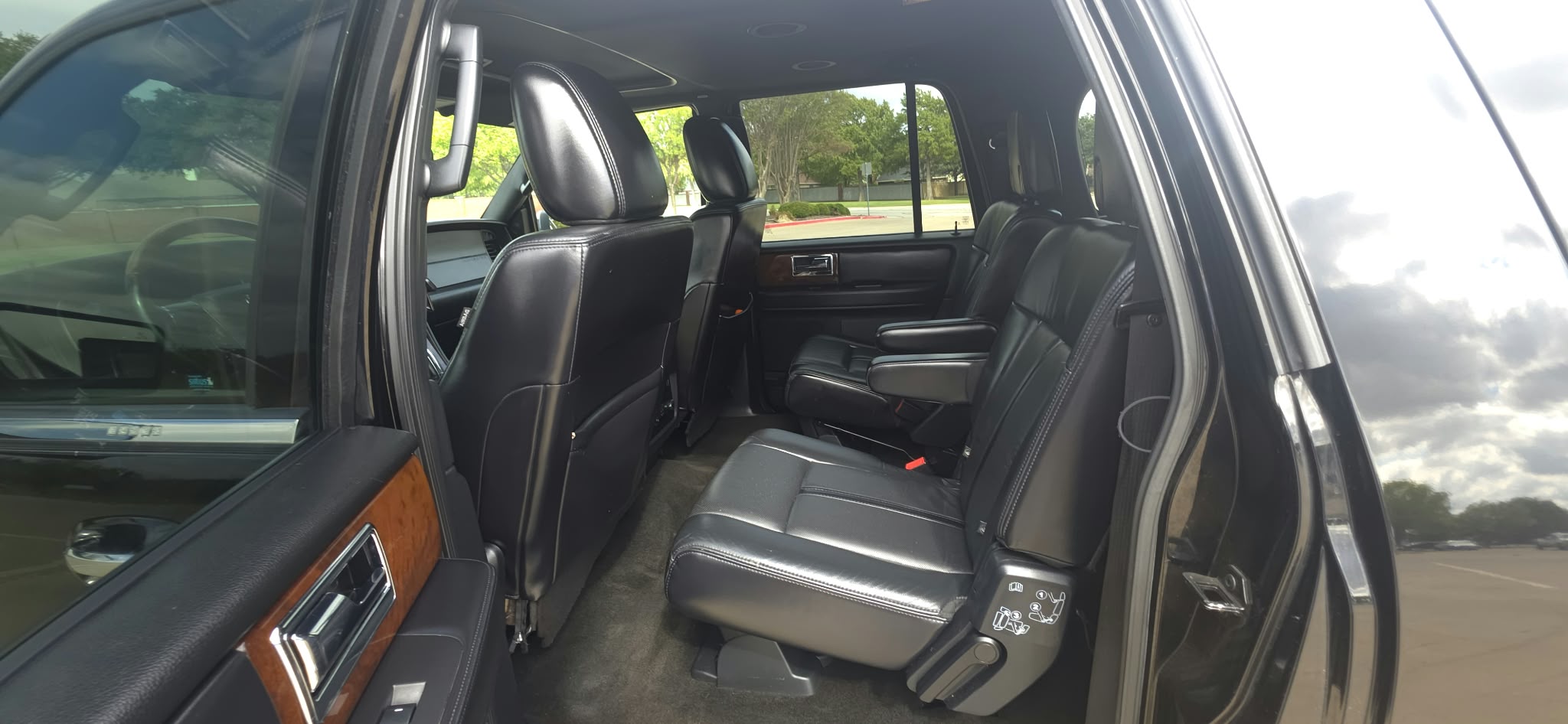 Used 2016 Lincoln Navigator L Select AWD/4WD image 16