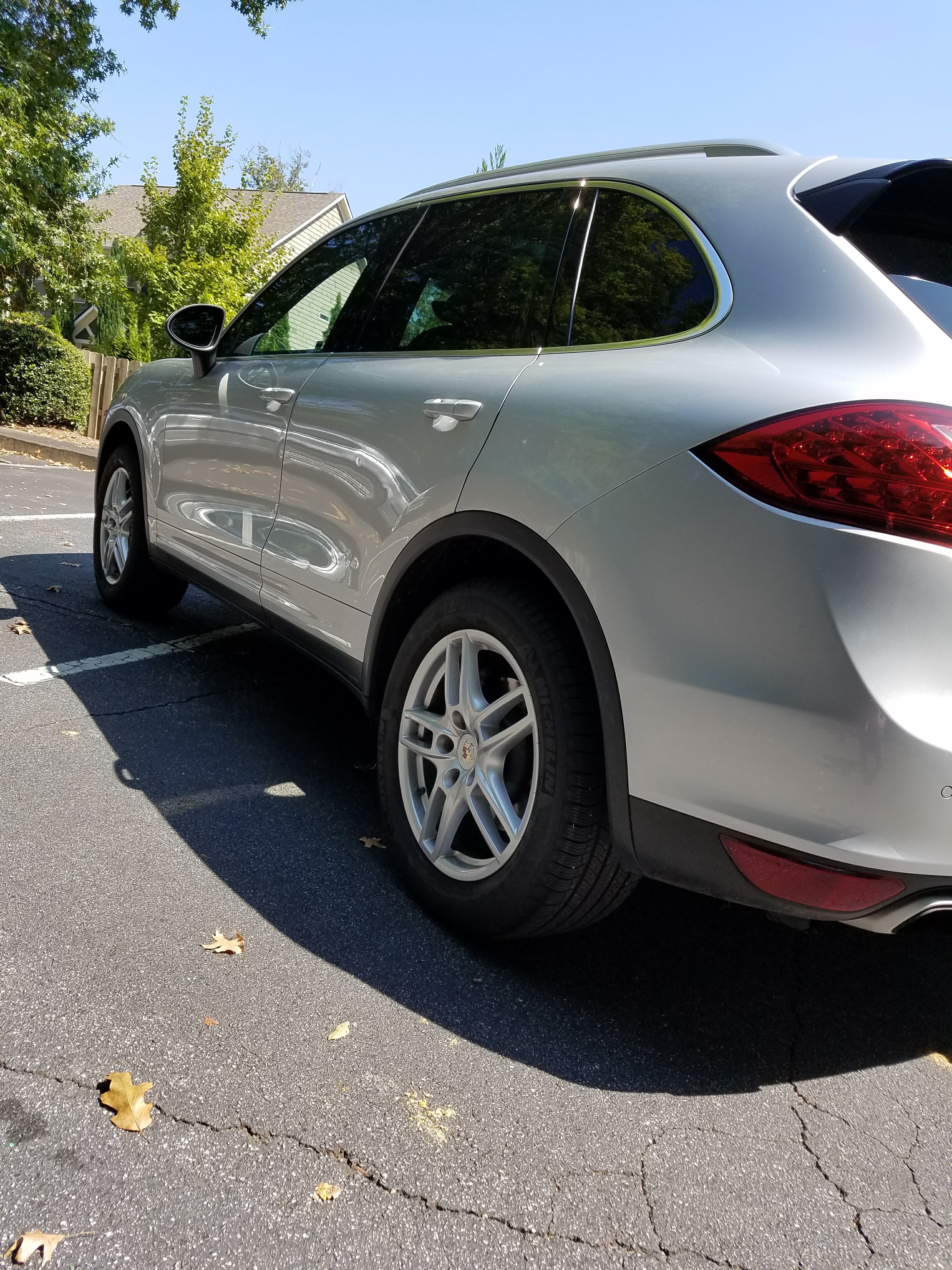 Used 2011 Porsche Cayenne S AWD/4WD image 23