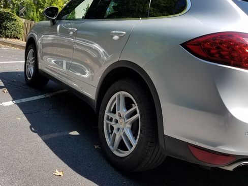 Used 2011 Porsche Cayenne S AWD/4WD image 23