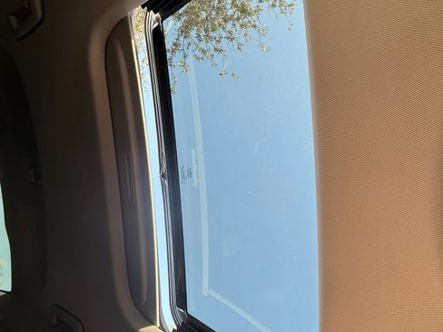 Used 2016 Ford Fusion SE w/ Equipment Group 202A image 16