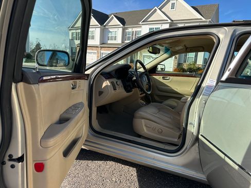 Used 2007 Cadillac DTS Luxury I w/ Trunk Convenience Package image 10