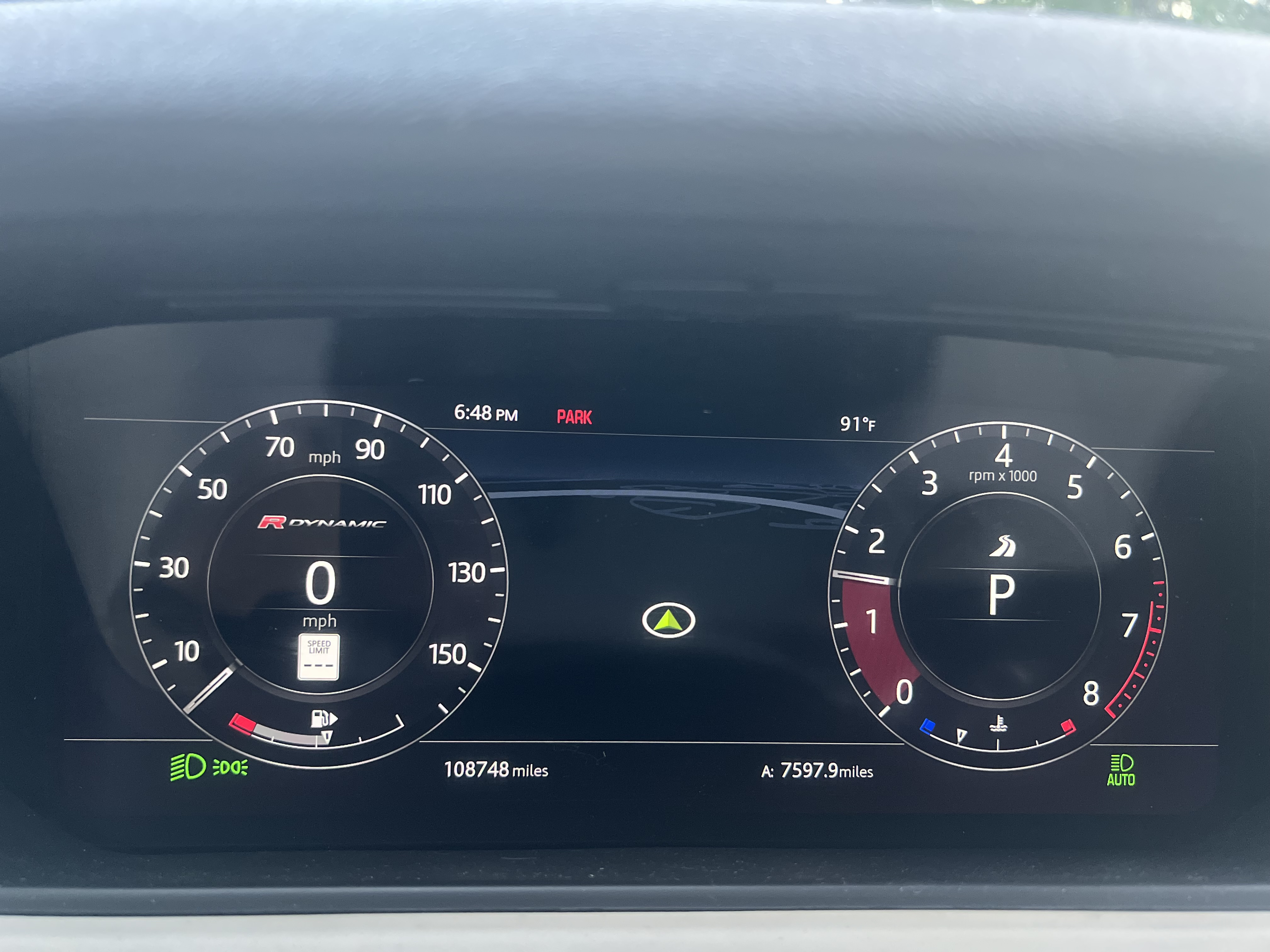 Used 2018 Land Rover Range Rover Velar R-Dynamic SE AWD/4WD image 15
