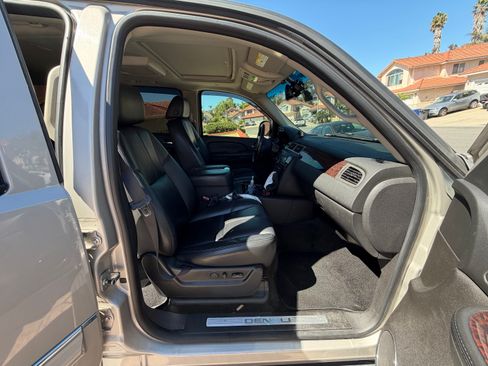 Used 2007 GMC Yukon XL Denali AWD/4WD image 12