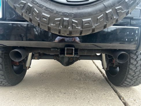 Used 2016 Jeep Wrangler Unlimited Sahara w/ Connectivity Group image 11