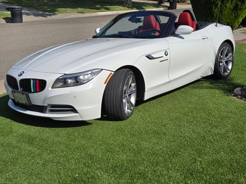Used 2016 BMW Z4 sDrive35i image 1