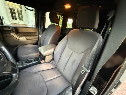 Used 2013 Jeep Wrangler Unlimited Sport AWD/4WD image 14
