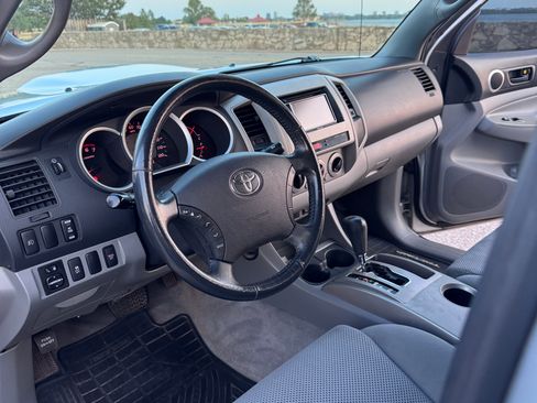 Used 2010 Toyota Tacoma PreRunner RWD image 12