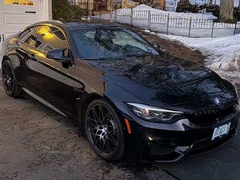 Used 2018 BMW M4 Coupe w/ Competition Package image 2