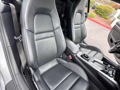 Used 2020 Porsche 911 Carrera image 11