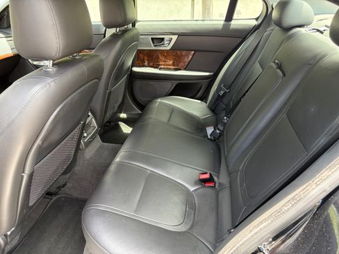 Used 2012 Jaguar XF RWD image 8