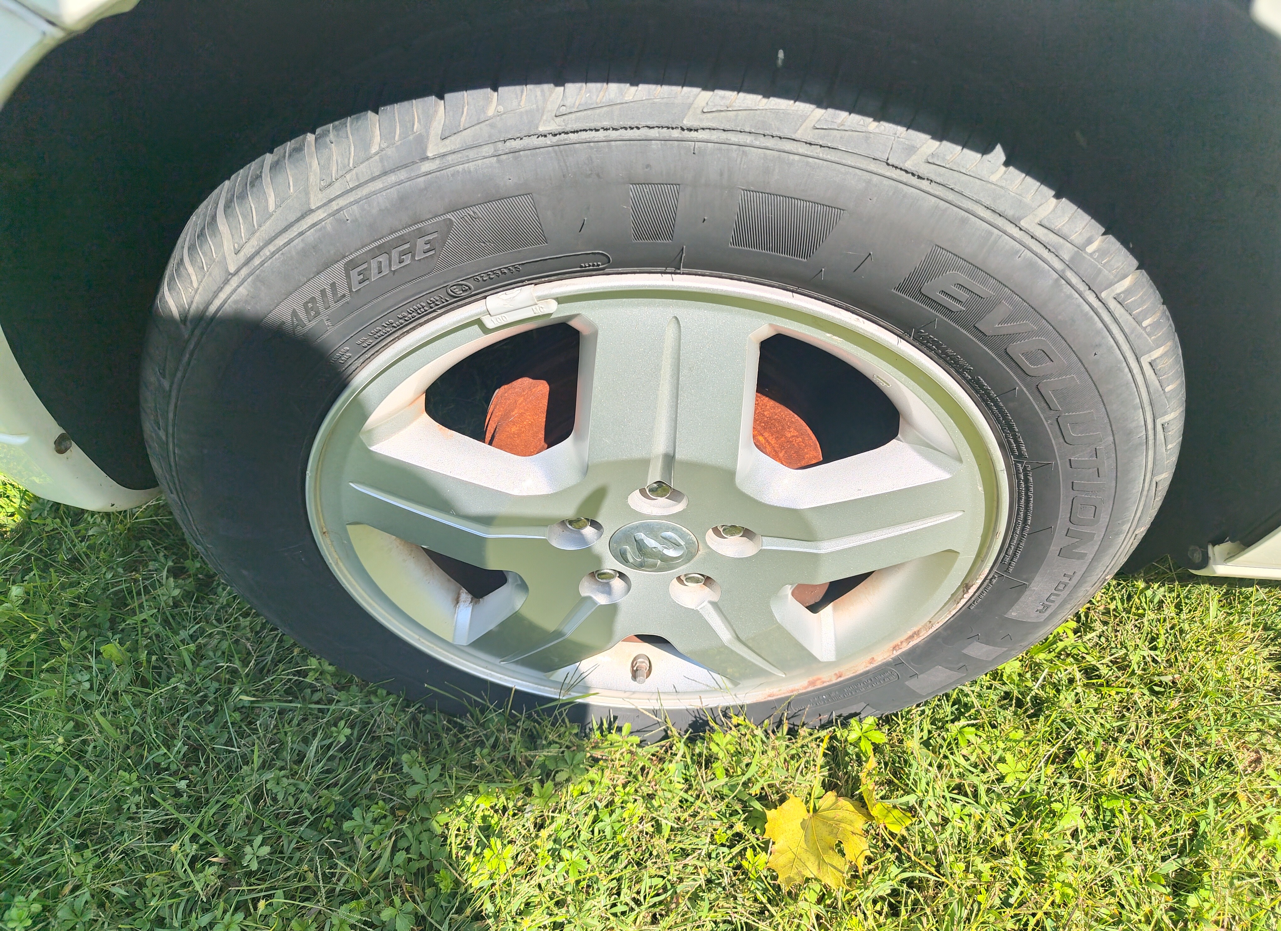 Used 2009 Dodge Caliber SXT w/ Driver Convenience Group FWD image 14