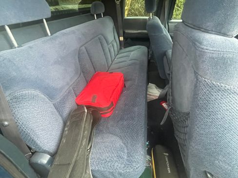 Used 1998 Chevrolet Silverado 1500 4x4 Extended Cab w/ Preferred Equipment Group 2 image 5