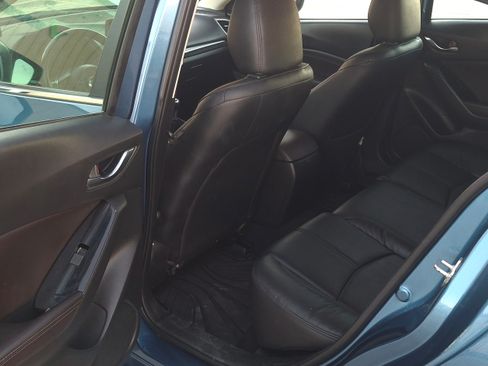 Used 2018 MAZDA MAZDA3 Touring image 13