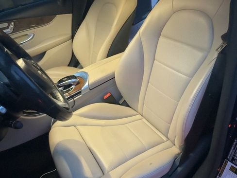 Used 2015 Mercedes-Benz C 300 Sedan image 5