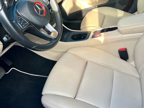 Used 2017 Mercedes-Benz GLA 250 4MATIC image 6