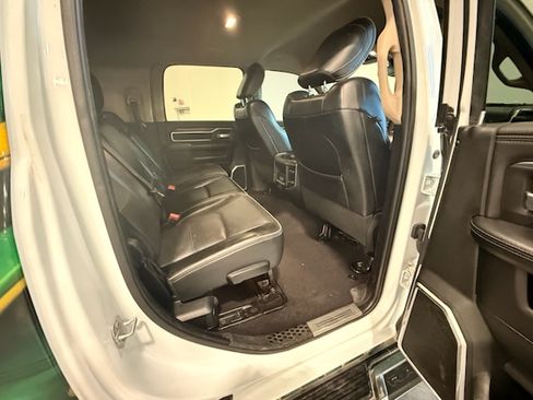 Used 2020 RAM 2500 Laramie w/ Chrome Appearance Group AWD/4WD image 19