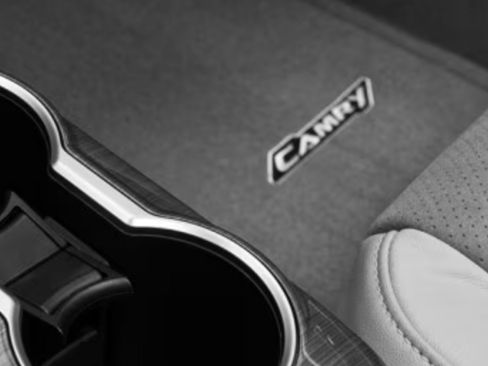 Used 2012 Toyota Camry LE image 9