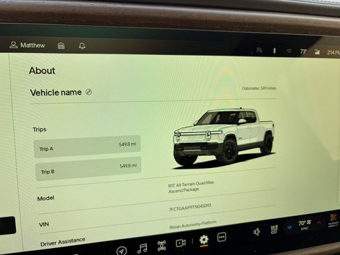 Used 2026 Rivian R1T Premium image 12