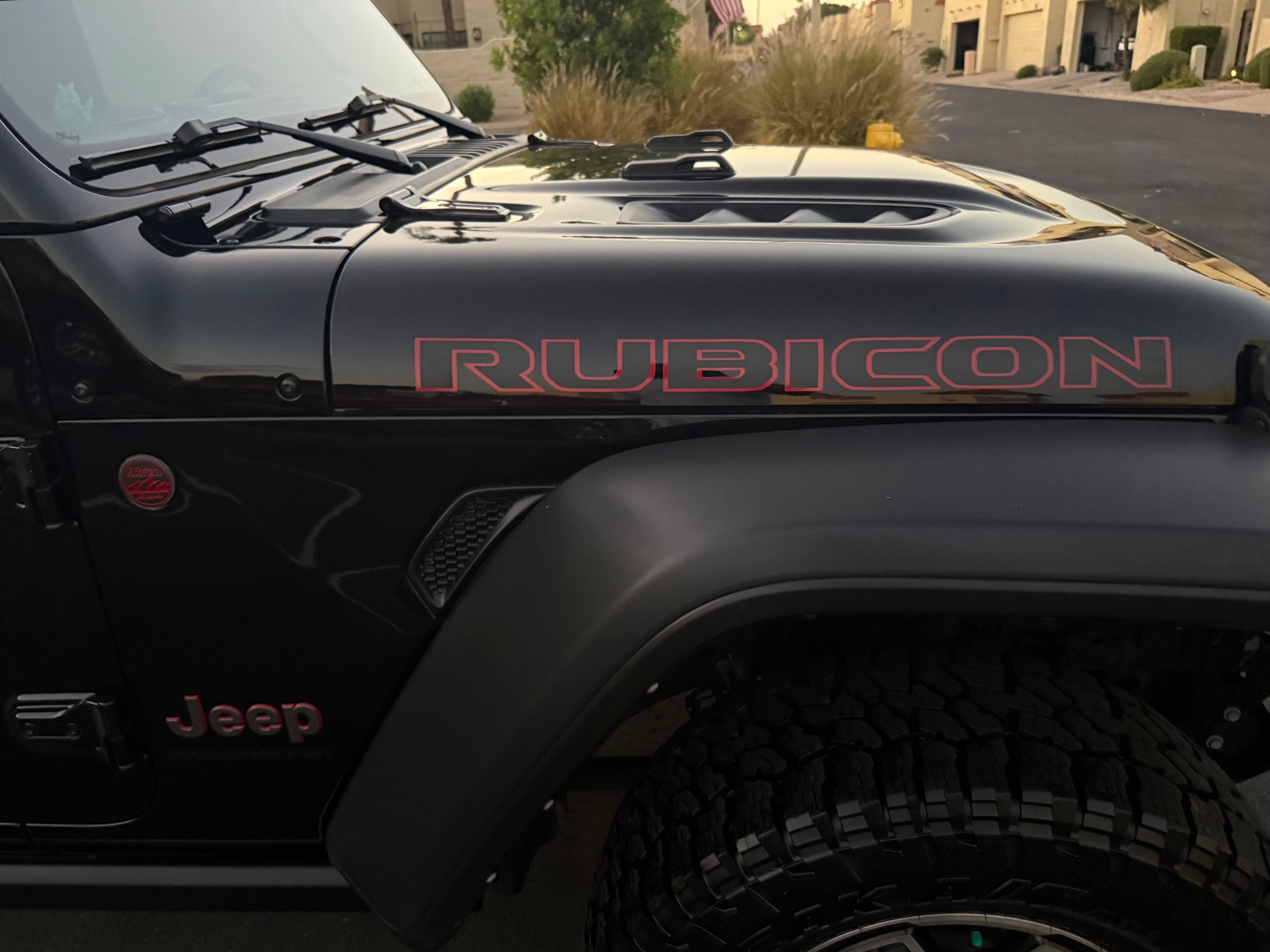 Used 2024 Jeep Gladiator Rubicon w/ Technology Group AWD/4WD image 10