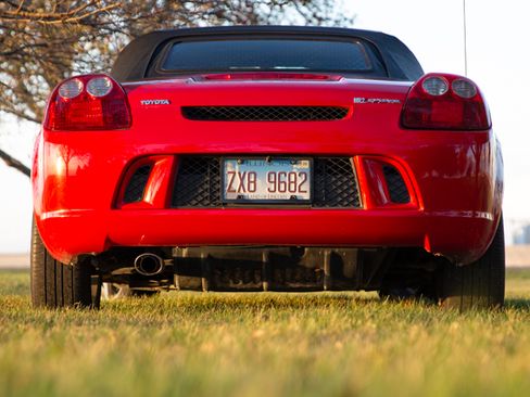Used 2005 Toyota MR2 image 9