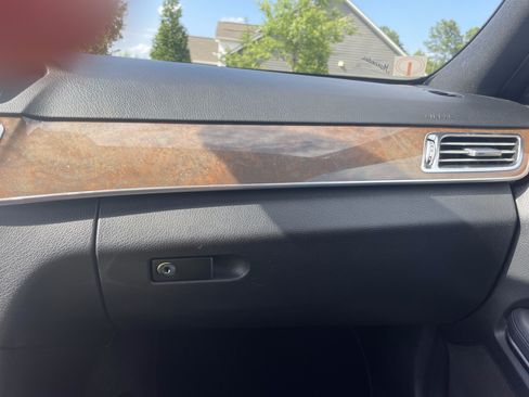 Used 2014 Mercedes-Benz E 350 4MATIC Sedan image 20