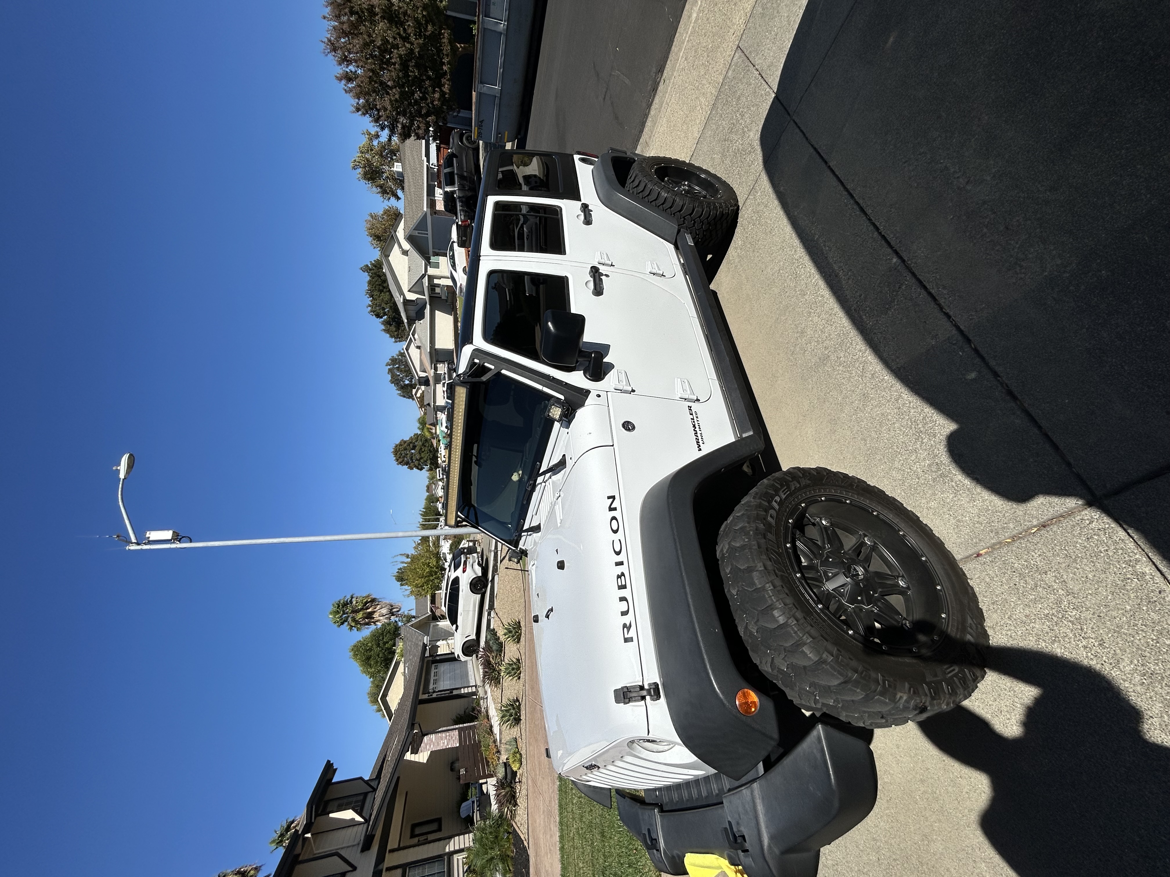 Used 2017 Jeep Wrangler Unlimited Rubicon w/ Connectivity Group AWD/4WD image 2