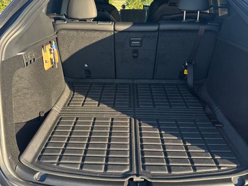 Used 2023 Tesla Model Y Performance image 14